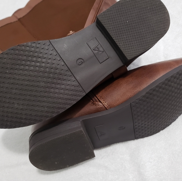 Ardene Comfort Foam Zip up Brown Boots - Picture 2 of 3